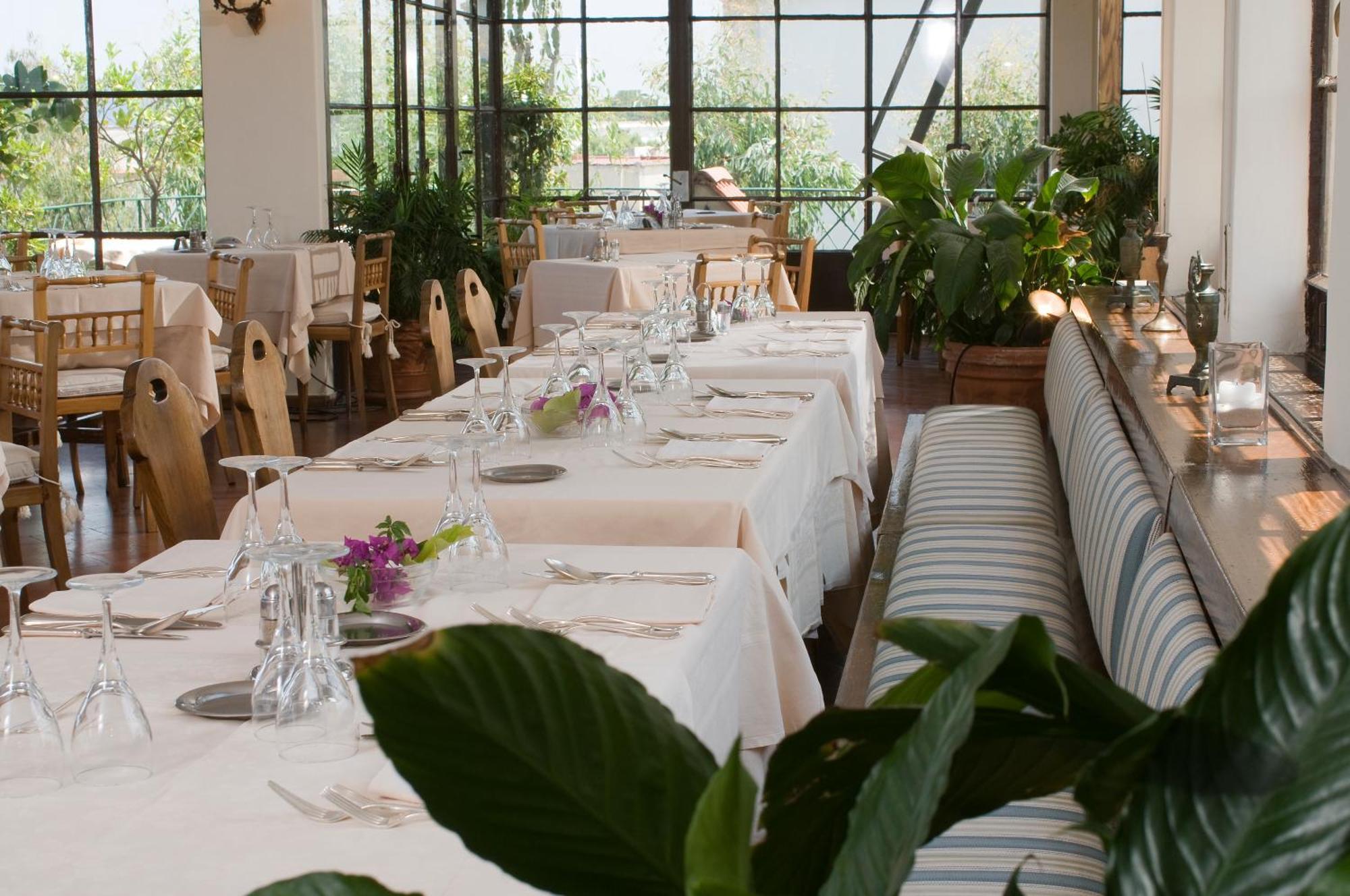 โรงแรมลา วิลลาโรซา แตร์เม อีสเกีย ร้านอาหาร รูปภาพ